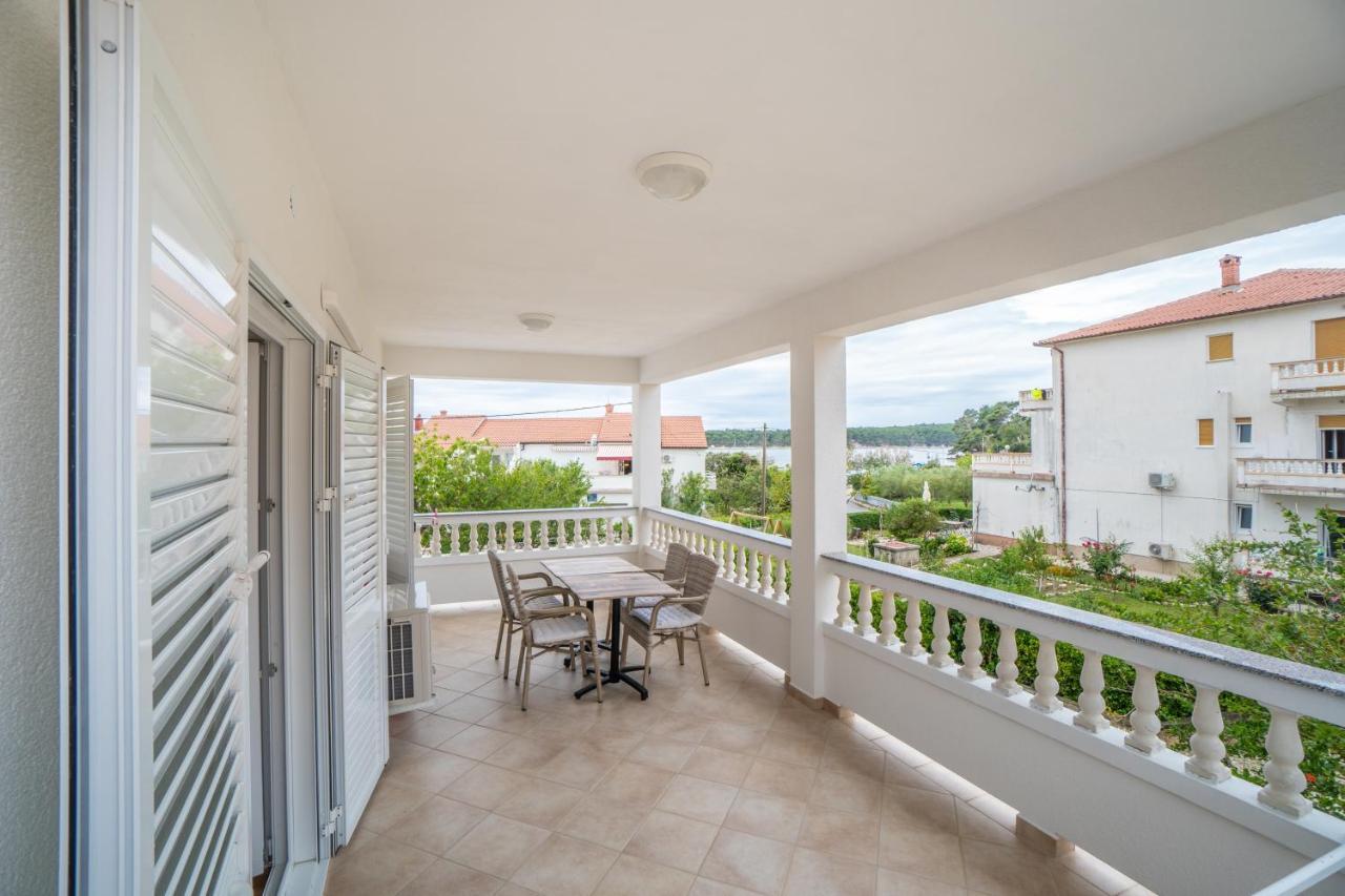 Apartments And Rooms By The Sea Palit, Rab - 5010 מראה חיצוני תמונה