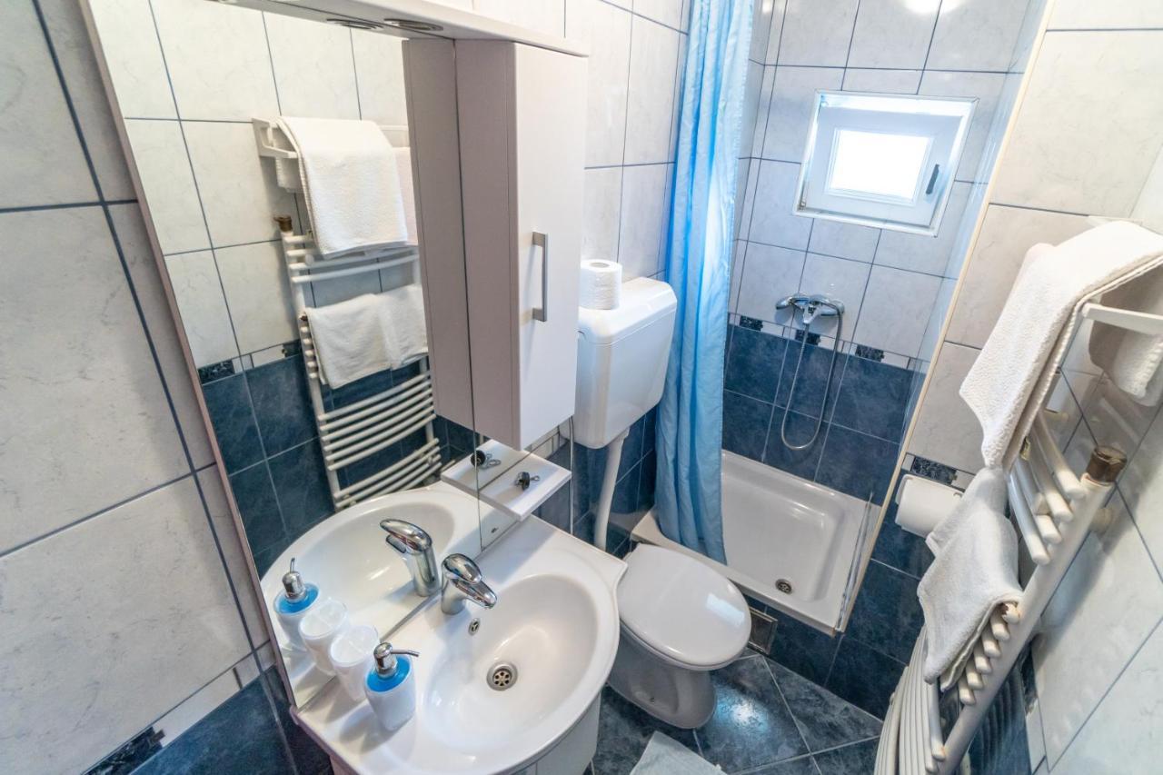 Apartments And Rooms By The Sea Palit, Rab - 5010 מראה חיצוני תמונה