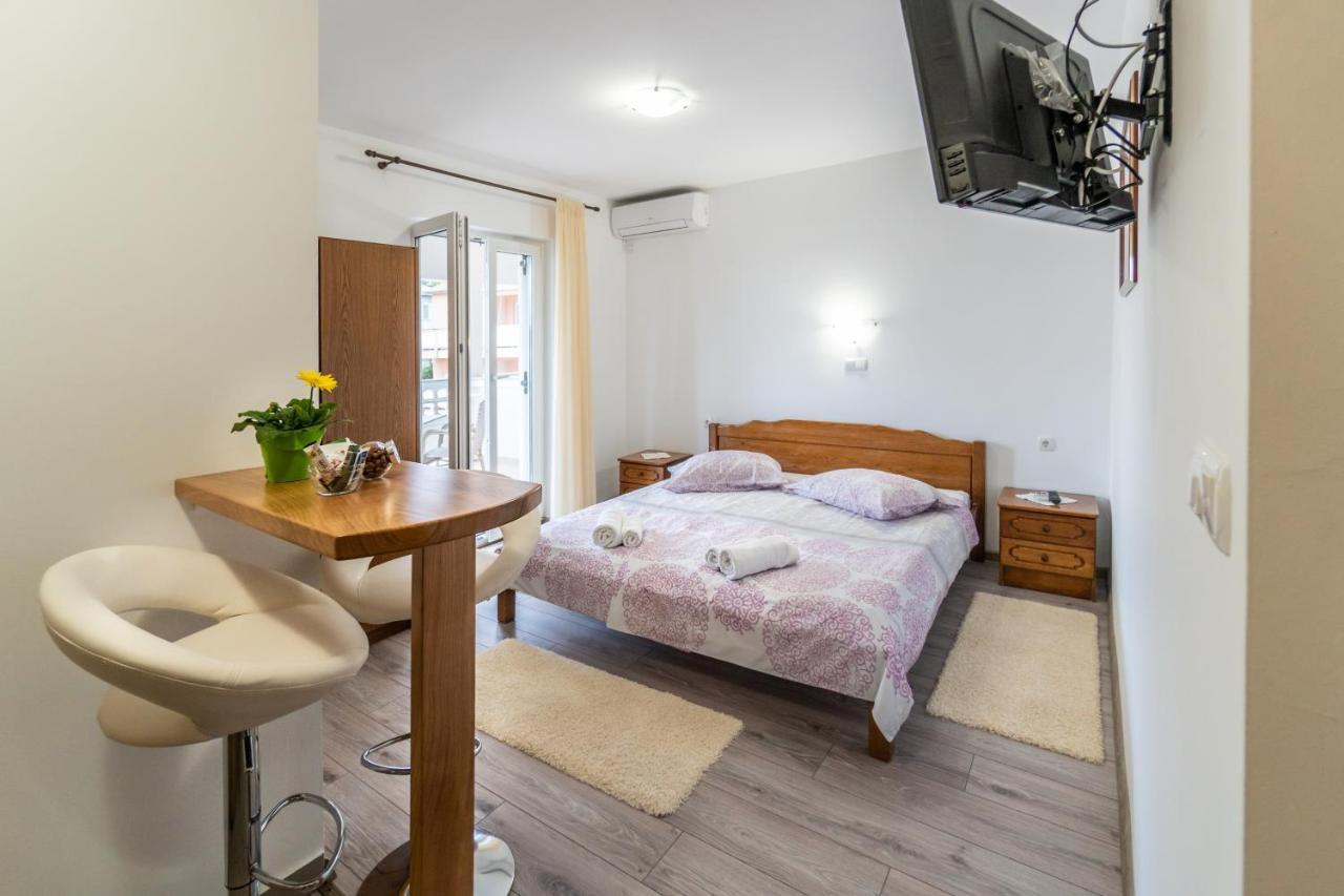 Apartments And Rooms By The Sea Palit, Rab - 5010 מראה חיצוני תמונה