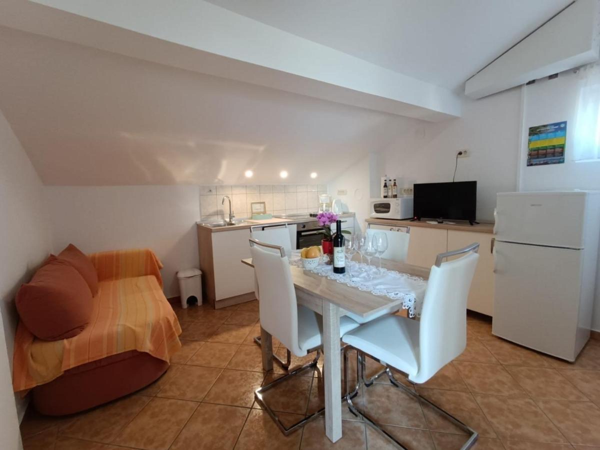 Apartments And Rooms By The Sea Palit, Rab - 5010 מראה חיצוני תמונה